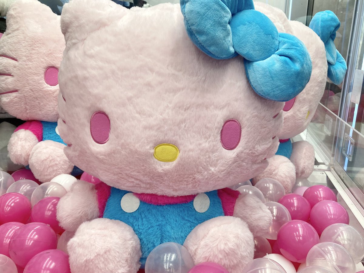 入荷景品のご案内です📢 『ハローキティ ぴんくとみずいろドールGJ