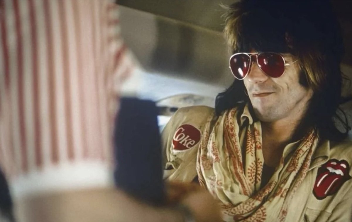 RollingStones's tweet image. Today we celebrate @officialKeef on this special day! Happy birthday, Keith - gold rings on you! 💫