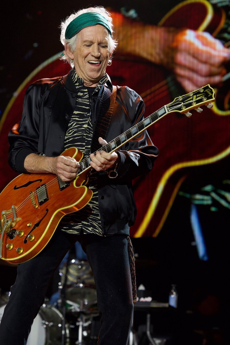 RollingStones's tweet image. Today we celebrate @officialKeef on this special day! Happy birthday, Keith - gold rings on you! 💫