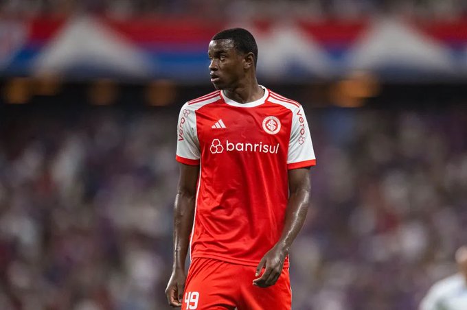 نادي إنترناسيونال يُنهي صفقة انتقال المهاجم ريكاردو ماتياس إلى النادي الأهلي السعودي. سيدفع النادي السعودي 10 ملايين دولار مقابل اللاعب البالغ 19 عامًا و يمتلك إنترناسيونال 60% من حقوق بيع المهاجم مستقبلا (غلوبو) 