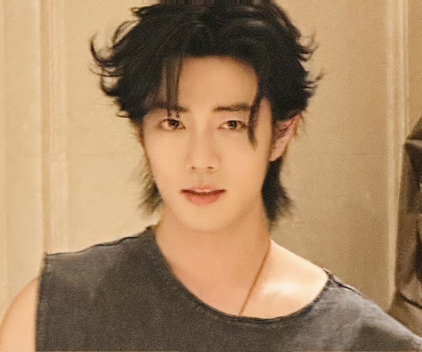 etherealdaytoy's tweet photo. since xiao zhan said he'll probably never have long hair again, let me remind him of all the reasons why he should https://t.co/bDFH1uin7q