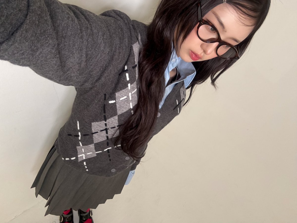 summaerry's tweet image. ㅤ
                  ꒰ #moiCHÉRII ꒱ 
      ᰔᩚ 𝐹𝑟𝑜𝑚 𝑡ℎ𝑒 𝑆𝑢𝑚𝑚𝑒𝑟 𝗗𝗘𝗥𝗔 🍀

OOTD for today! Mencoba outfit yang baru aku beli beberapa hari kemarin. (⁠｡⁠•̀⁠ᴗ⁠-⁠)⁠✧

ㅤ