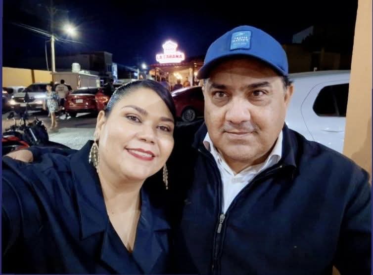 10.29 pm. Me invitaron a los tacos <a href="/Anaje87/">Jeanna Torres Rentería</a>  🌮 🌮  de la Juarez en Mazatlán #DeLujo
#Bn