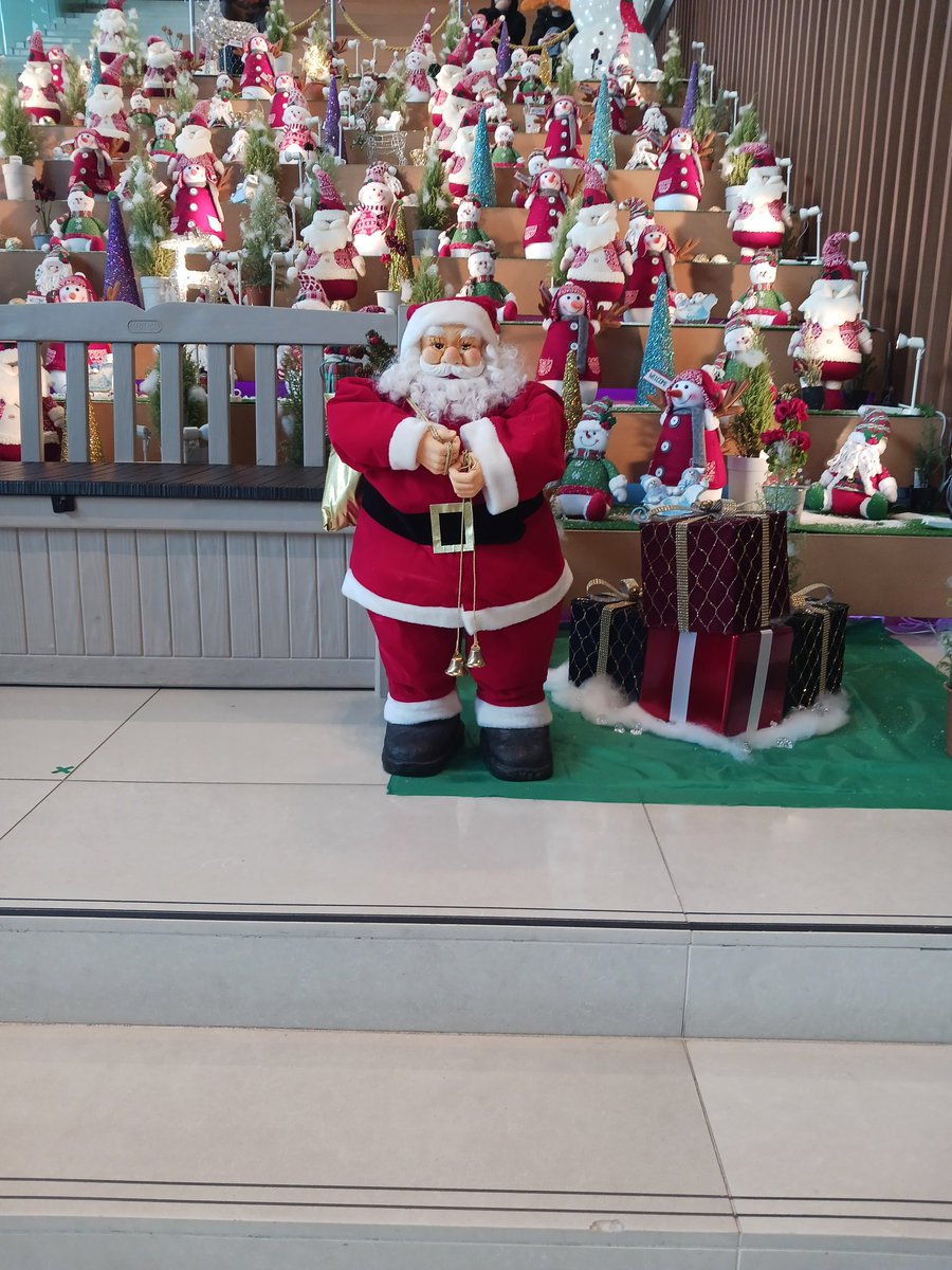 『タイムセール』クリスマス☆リースにちょこんパンダさん 来週はもう クリスマスねー