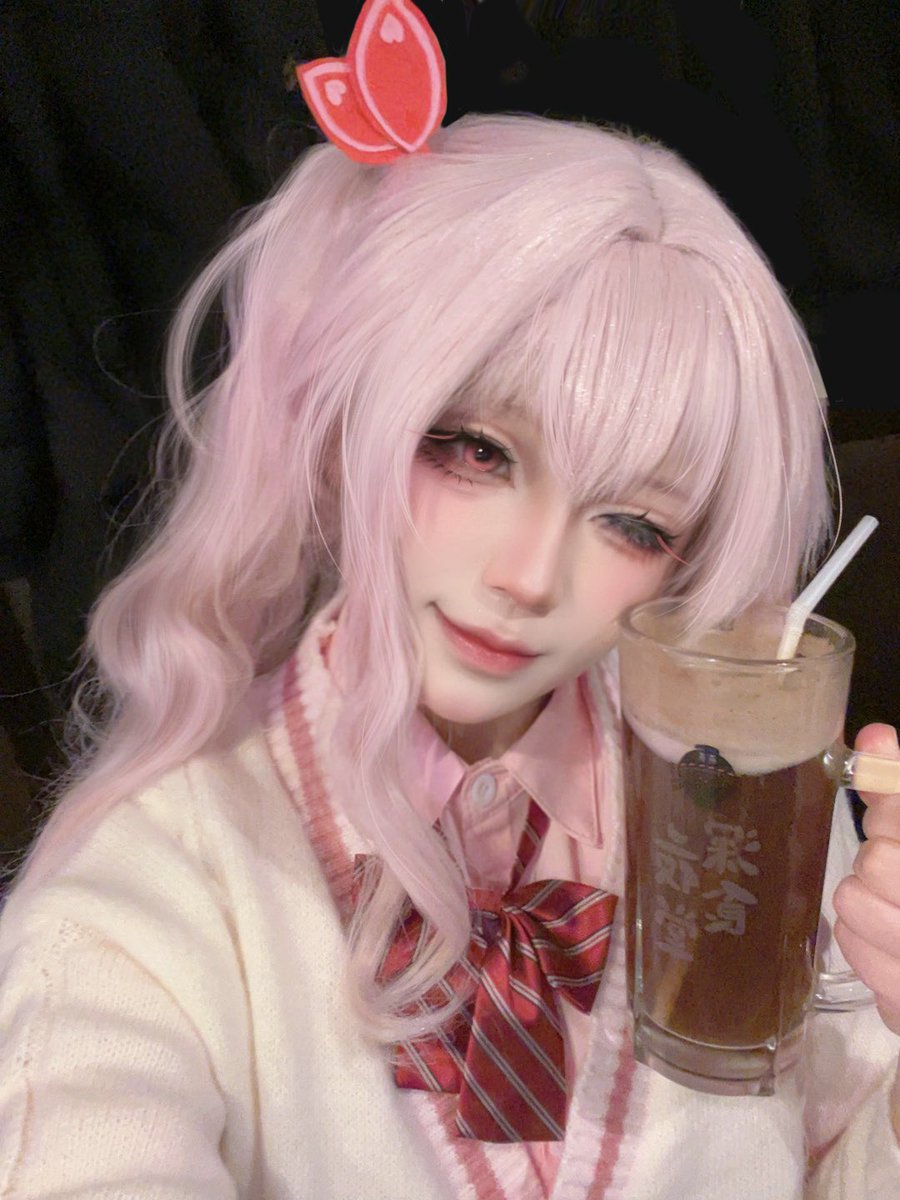 Luozheng0122's tweet photo. mizukiちゃんと一緒に飲みましょうか？❤️ https://t.co/raDRtTvgJr