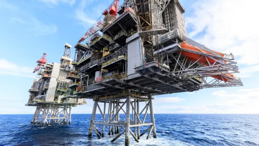 أسعار النفط تقفز بعد حصار ترامب لفنزويلا #الأردن 