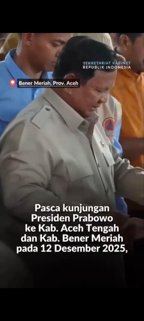 Rismarini4's tweet photo. Pemerintahan Prabowo bersama TNI Mobilisasi semua sarana untuk suplay kebutuhan pangan dan air bersih di lokasi Bencana.
#PrabowoBersamaRakyat
#MenteriDesaPeduliBencana
#PemerintahDanTNITanggapBencana
#PendampingDesaBantuSumatera

@prabowo
@YandriSusanto
@ArizaPatria https://t.co/0aq5rDkDKT