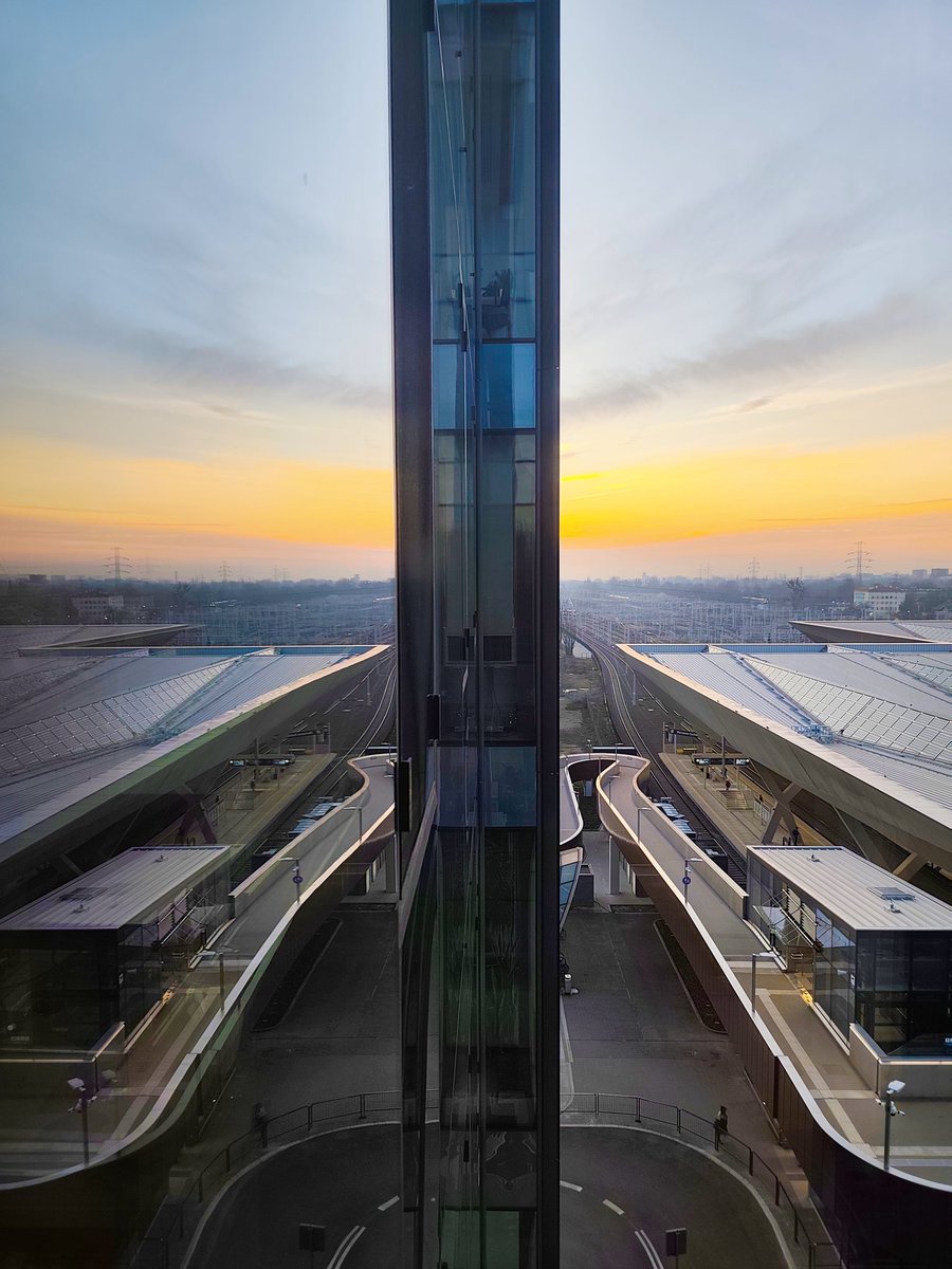 MLiskiewicz's tweet image. ...I pomyśl, że doszedłem tylko do tego,
Że Bóg stworzył człowieka prostym,
Ale on szuka zagmatwanych rozwiązań.

Kohelet, Roman #Brandstaetter