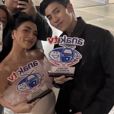 sfteshopi's tweet photo. brent: “sa condo mo nalang” 

mika: “ok”

ganyan talaga ang mag asawa🙂‍↔️✨ https://t.co/VGUpnbf9Lp