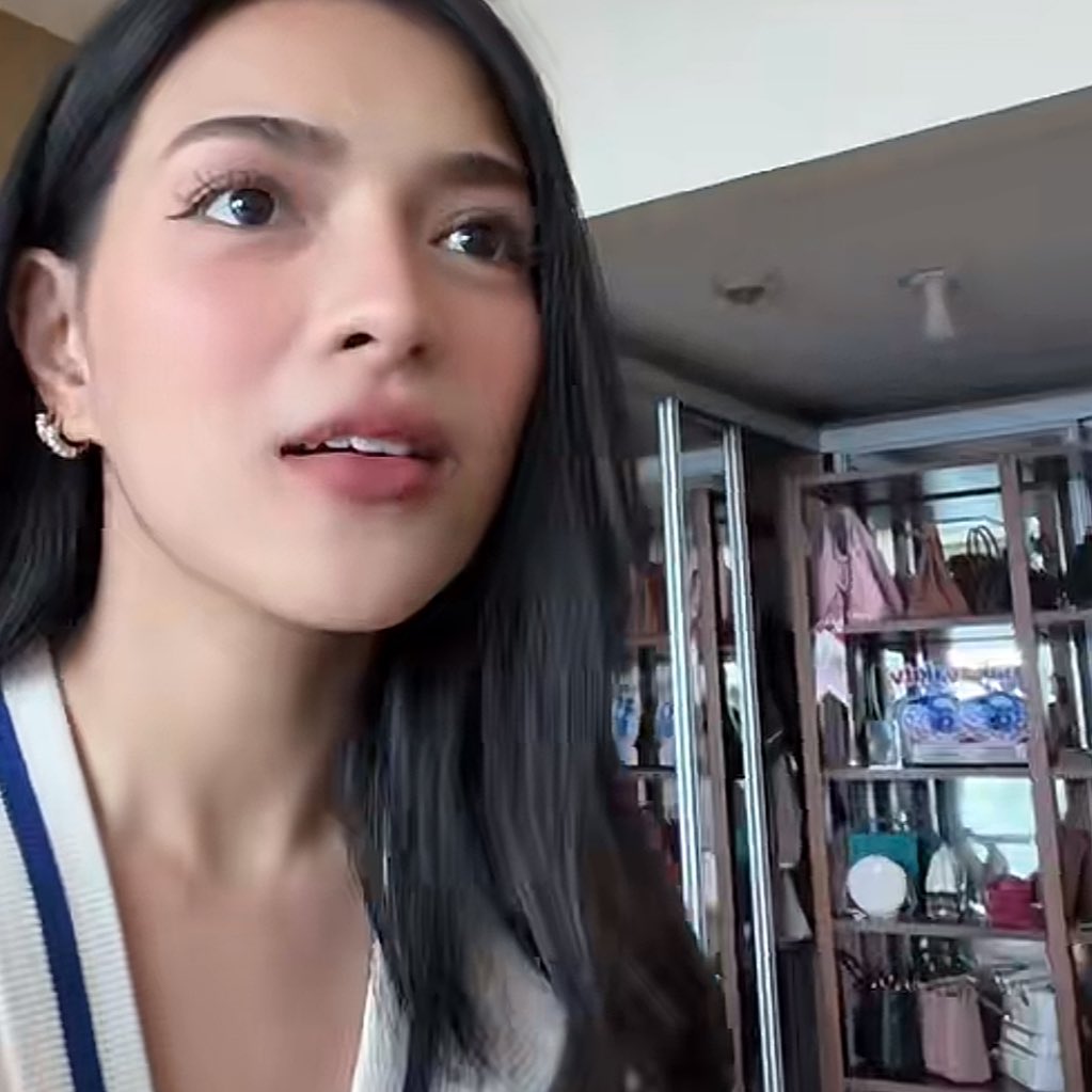 sfteshopi's tweet photo. brent: “sa condo mo nalang” 

mika: “ok”

ganyan talaga ang mag asawa🙂‍↔️✨ https://t.co/VGUpnbf9Lp
