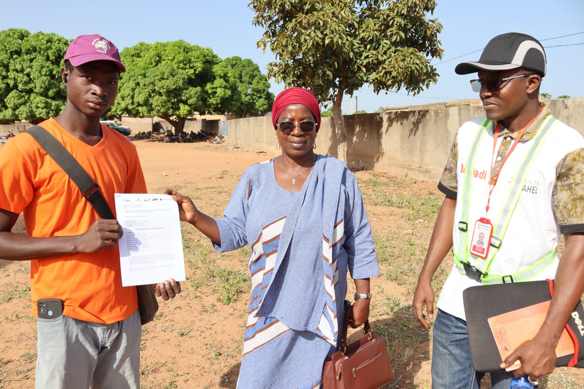 SaveChildrenBF's tweet image. Un souffle nouveau pour l’éducation dans la région des Tannounyan !
Le projet BEN KADI lance la construction de 24 salles de classe, 24 bureaux, 24 magasins et 48 latrines pour réduire la surcharge des écoles.
Objectif : offrir un cadre d’apprentissage digne aux enfants.
#BENKADI