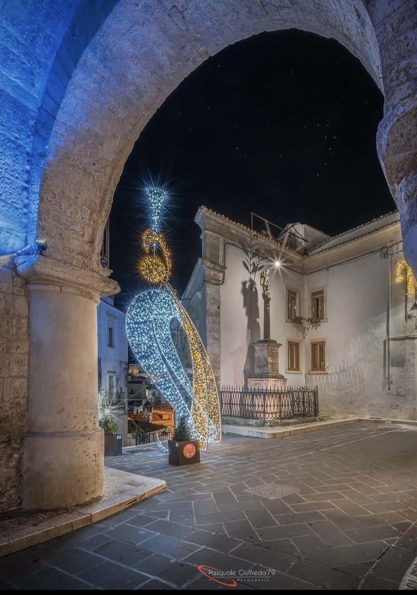 garganolab2_0's tweet photo. 🖼️ Cartolina Natalizia 🎄 dal #Gargano 📌 #MonteSantAngelo 🧑‍🎄 📸 paciuffreda https://t.co/5MOgm4POF0