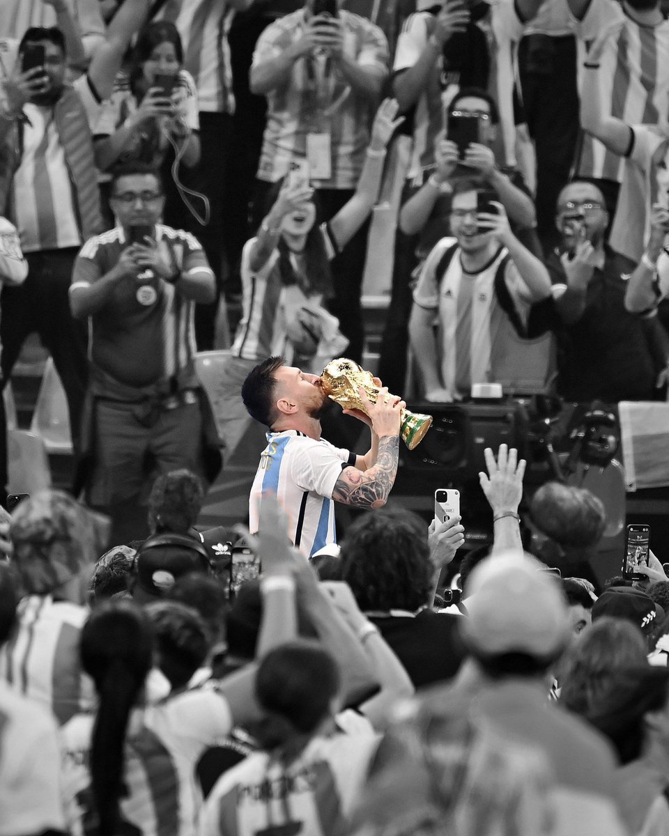 🇦🇷 🏆 3 years ago today, Lionel Messi and Argentina won the FIFA World Cup. 

🐐 Messi completed football