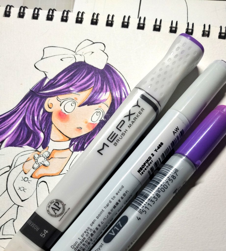 OnYasaka's tweet photo. 左の🟣から順々に重ね塗りしてます見事に筆会社バラバラw🤣
#オリジナルイラスト 
#コピック
＃アナログ https://t.co/8HrcLo9KVN