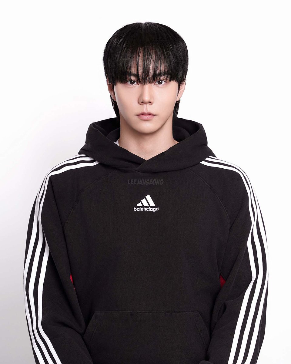 와씨 진짜 이준성 잘생김 과하다;;;;
안그러셔도 존잘이신데 남친한테 헤메받으니 괘씹종잘댐 ㅠㅠㅠㅠㅠㅠ