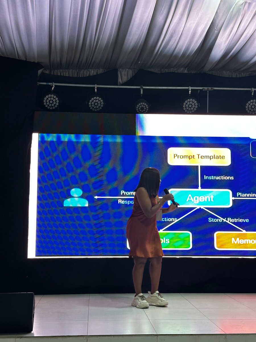 mchelleOkonicha's tweet photo. I had the honor of keynoting at Devfest Ajah 2025 more than a week ago. My keynote session was geared towards innovation, scaling, and the future of development. I also connect with amazing people. @GdgAjah  @googledevs #devfestajah https://t.co/EIUe1YQ5bi