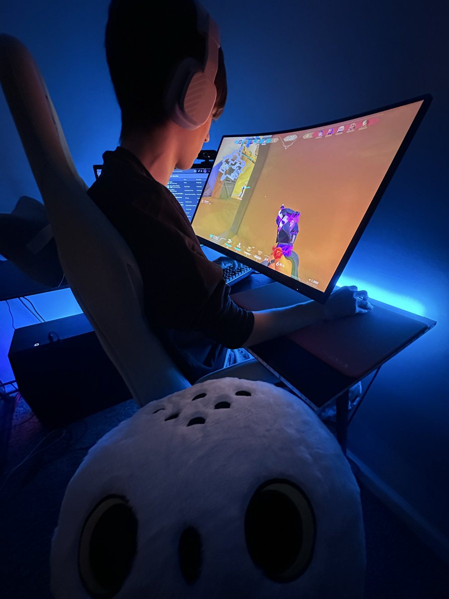 silkelsval tweet media