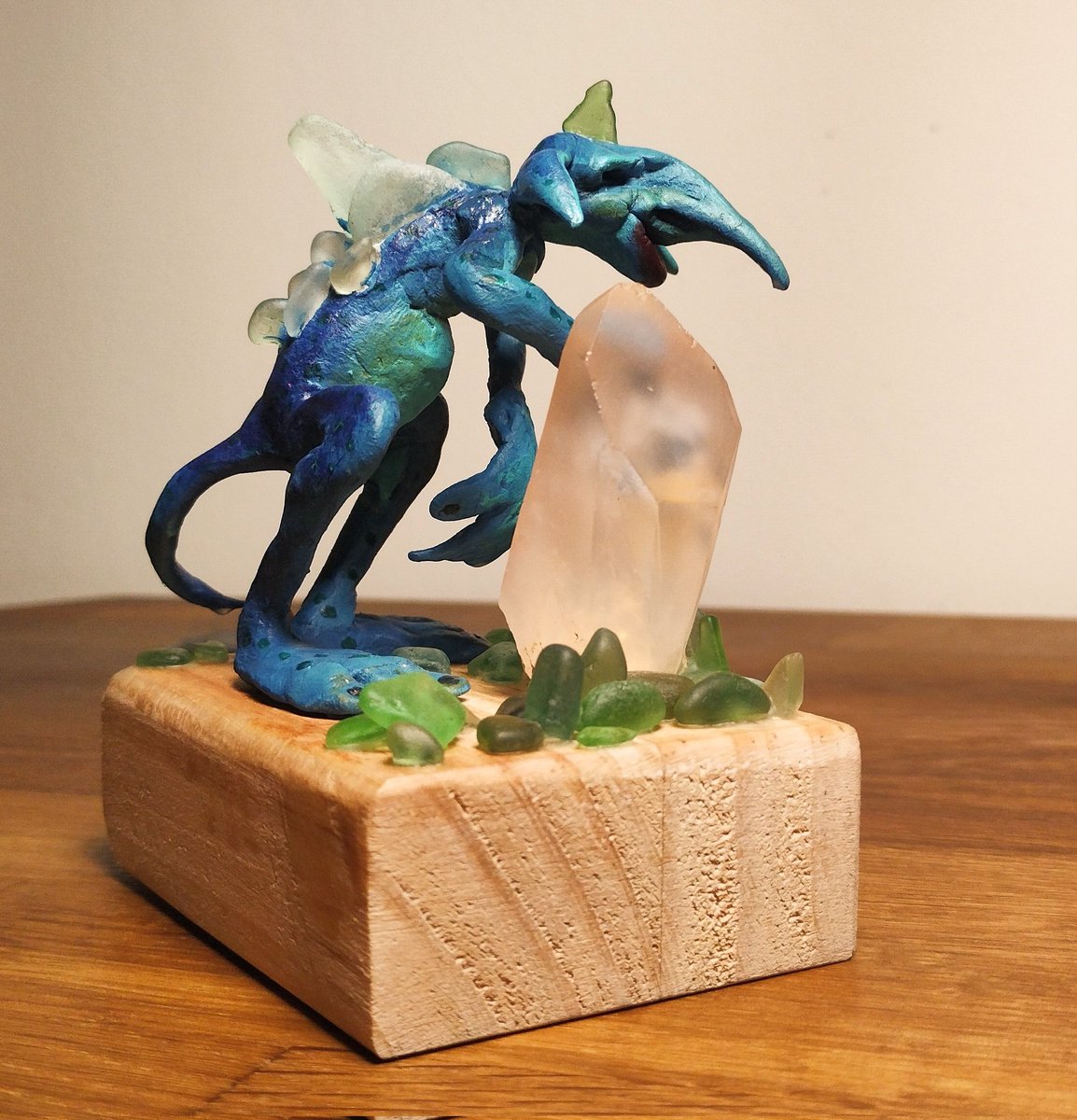 elculmadu's tweet photo. El follet de la cova.... En aquest cas, de la cova de quars.
#quartz #handmade #art
#figures #follets #figuras #papermaché #manualidades #fantasyart #fantasyartist #papercrafts #faeries #gnomes #folkart #duende https://t.co/0sVu7usB6H