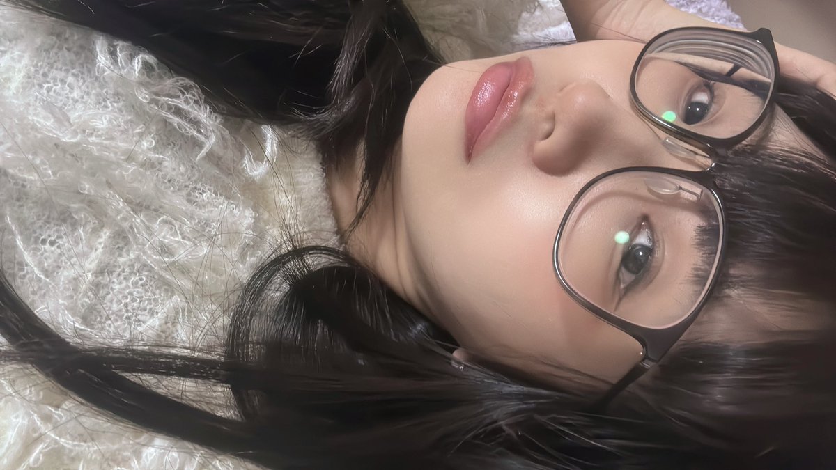 minami_unr's tweet photo. 眼鏡断層が出来づらいメガネがあるらしいので買いたいです、瓶底眼鏡界隈です https://t.co/strv8tekbl