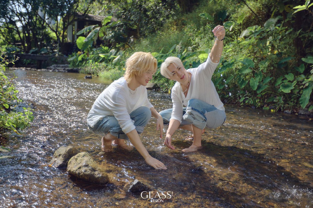 ZNN_BomBom's tweet photo. 아웅 안 살 수가 없네🫠

#GLASSVISION 
#ZeeNuNew https://t.co/Mcw4tykAN3
