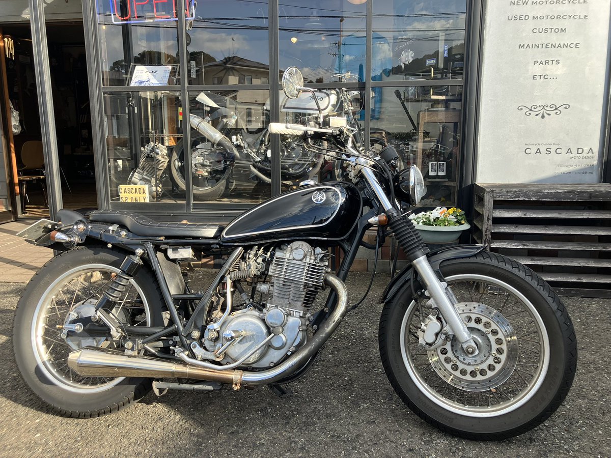 CASCADASR's tweet image. エンジンオイル・バッテリー交換、ありがとうございました😊
#sr400 #カスカーダ #北九州 #motul