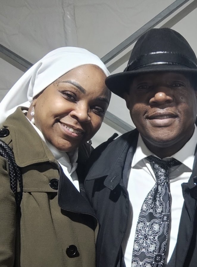 fontainedeon's tweet image. Peace. My Dear Wife &amp;amp; Best Friend—Bashari Muhammad’s Big Birthday #35!!!😄🌹😍

Can u pls Help Me? Today’s My Wife’s Big Birth Anniversary &amp;amp; she’s on 1000

Can u pls help me to wish her a Blessed BDay

She’s the love of my life &amp;amp; 1 of the most genuine &amp;amp; sincere women on the earth