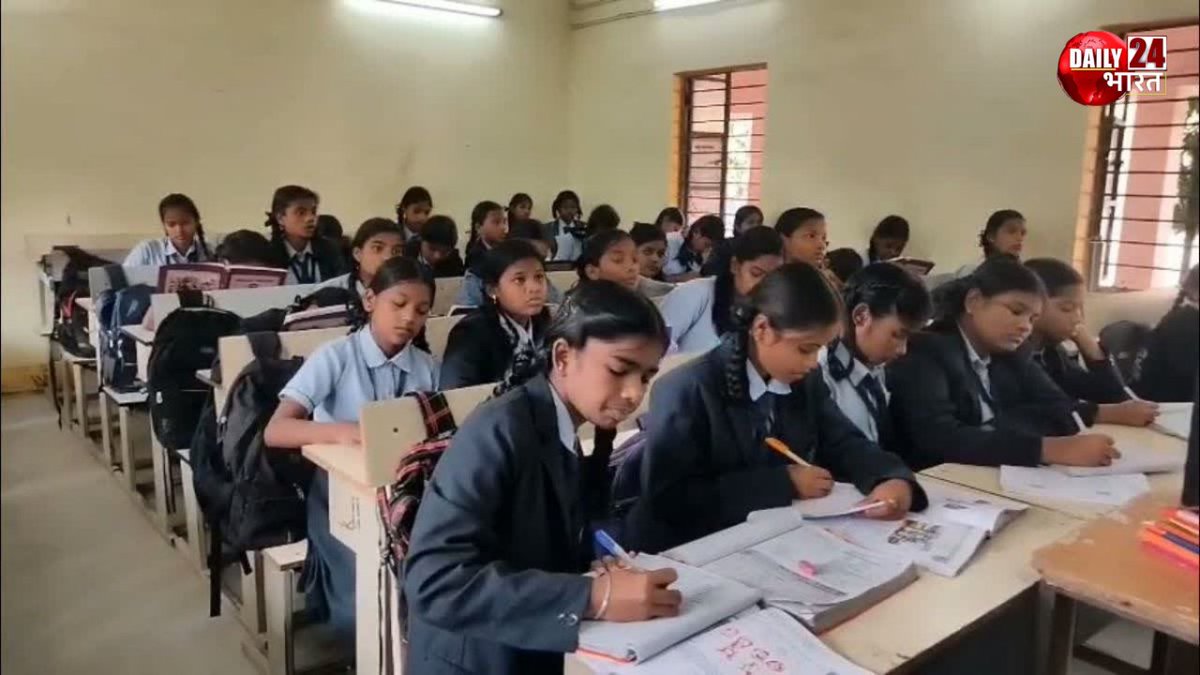 Daily24bharat's tweet photo. देहरादून: उत्तराखंड बोर्ड 10वीं–12वीं की प्रैक्टिकल परीक्षाएं 16 जनवरी से होंगी शुरू। परीक्षाएं 16 जनवरी से 15 फरवरी तक चलेंगी। बोर्ड द्वारा परीक्षाओं के लिए शिक्षकों का चयन जारी।
#Dehradun #UttarakhandBoard #PracticalExams https://t.co/kxZzMIXg9Q