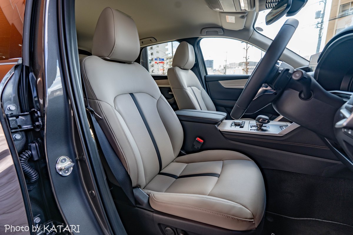 巷では新型RAV4が話題ですが、ここでひとつCX-60とかどうでしょう

新しく追加されたXD Drive Editionは
3.3L 直列6気筒ディーゼルエンジン
後輪駆動
白革シート
木目調パネル
フル液晶メーター
電動ステアリング
AC150W
等々ついて427万円～から

推しグレードです👍