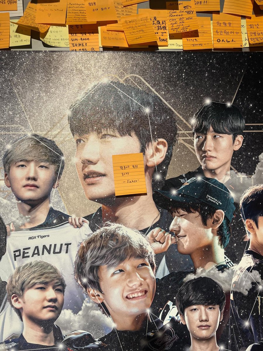 dearyhyeokie's tweet image. Faker → Peanut

"Let's comeback, Wangho-ya"