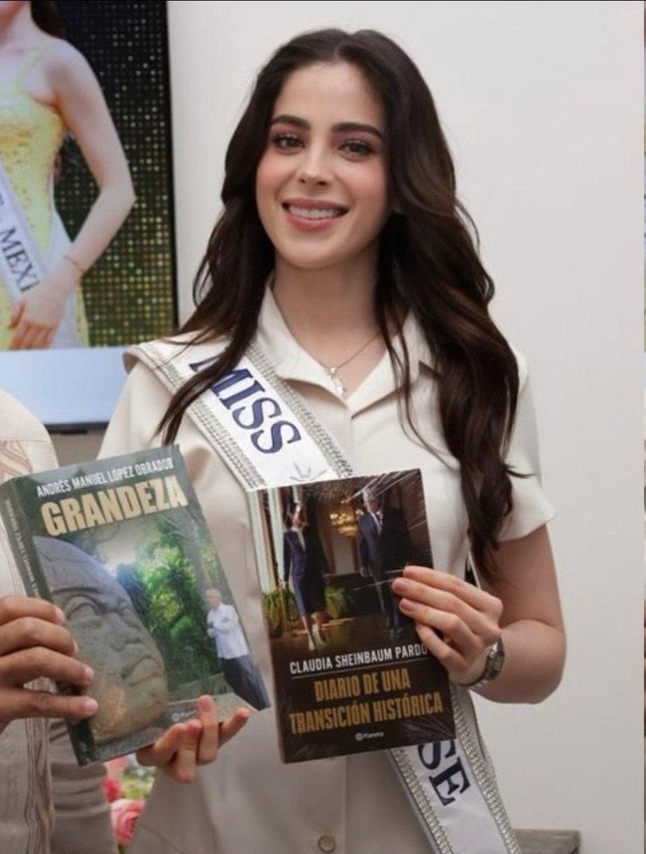 DmenCia's tweet photo. @Funesta Será como esos personajes fabricados, que dondequiera que vayan, irán con su kit de "#MissUniverse2025" como edecán o promotora de la 4T.

Cuando te beneficias de Morena, le tienes que entrar a todo. https://t.co/2cKEzzPMuG