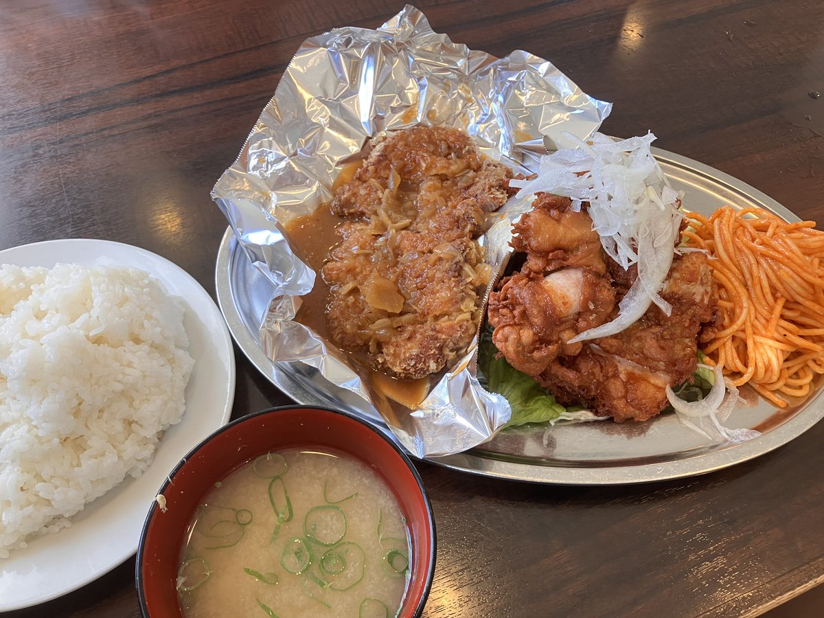 PHC3499's tweet photo. 大盛りからあげランチですー！
満腹♪
#からあげおいしい https://t.co/7n4d1VI4GN