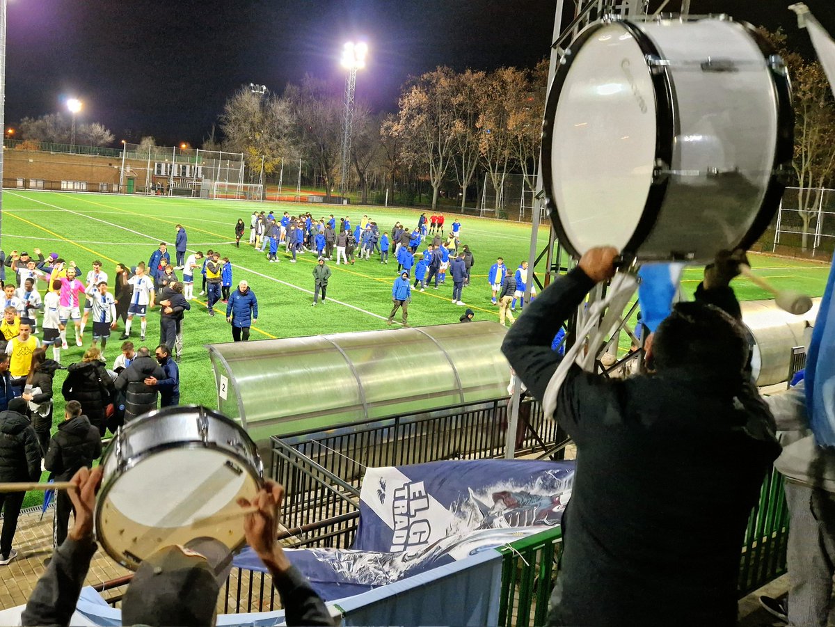 Roylovesfooty's tweet image. A match with @hugoeresmagico and @LesterEDrake on a Tuesday evening. Both Retiro Sur's and Argentino's fan base we quite vocal. Great atmosphere. #lacopamola @RFFM_oficial

🗓️ 16/12/25
⚽️ @cdretirosur - @clubargentinoES 1-2
🏟️ CDM Orcasitas
🇪🇸 Madrid
🎟️ FREE
🏆 Copa RFFM 2a ronda