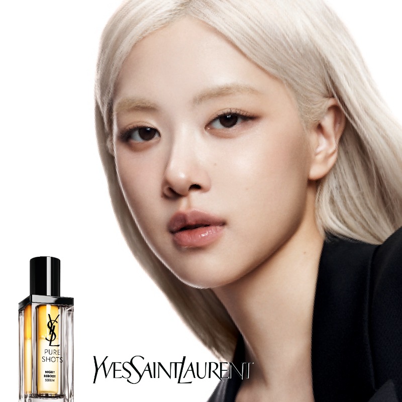 YSLBeautyJP's tweet photo. YSL BEAUTY アンバサダー #BLACKPINK #ROSÉ の新ビジュアルが公開。

YSL No.1スキンケア「ピュアショット」で、なめらかで透明感のある毛穴レスな肌印象へ。

＜数量限定オファー＞
始めるなら今。ピュアショット ナイト リチャージセラム本品をご購入でローションをプレゼント。

詳細は画像から。