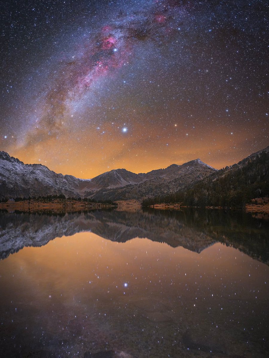 Celestial Reflection at Night by Antony López (Facebook) facebook.com/share/p/1FjYkT…