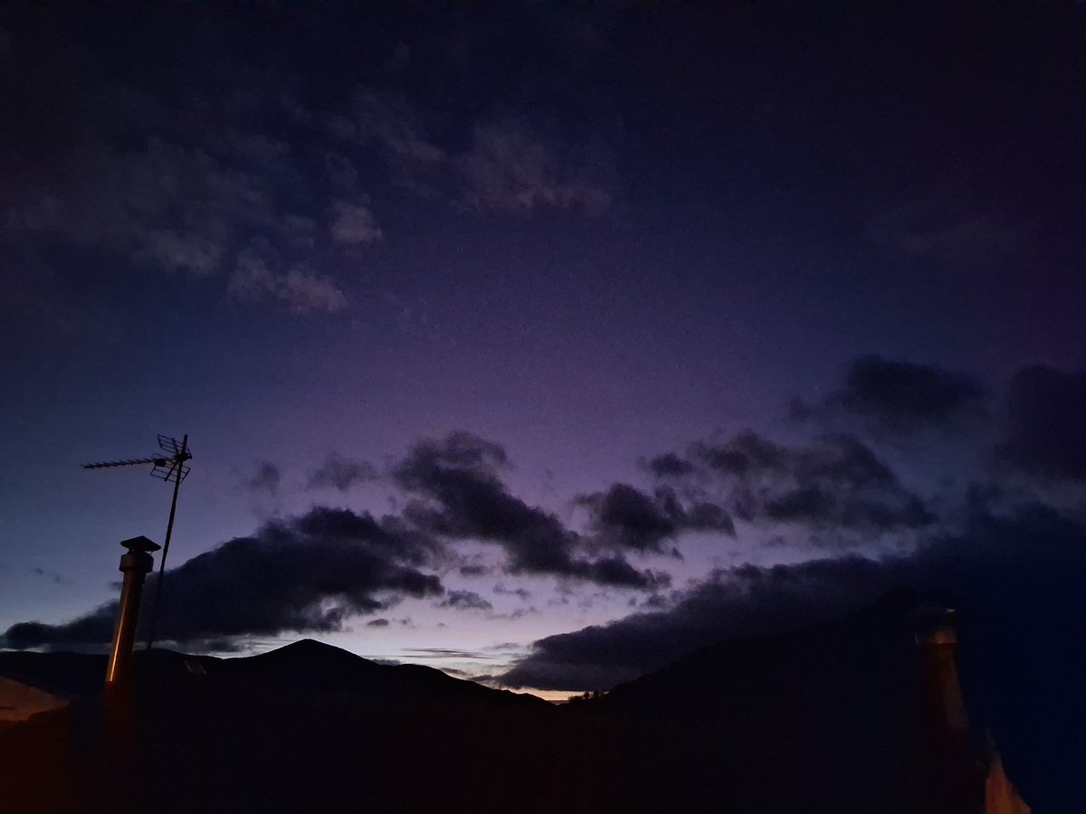 SanPedroAp72844's tweet photo. 18.12.2025
"El camino al éxito siempre está en construcción."
Como este dia
#cornago #desdelugarprivilegiado
@AEMET_Aragon
@Aemet_Corpora
@AEMET_LaRioja
@AEMET_Navarra
@lariojaMeteo
@MeteoSE
@meteosojuela
@RTVELaRioja https://t.co/Xz9VfhP9ru