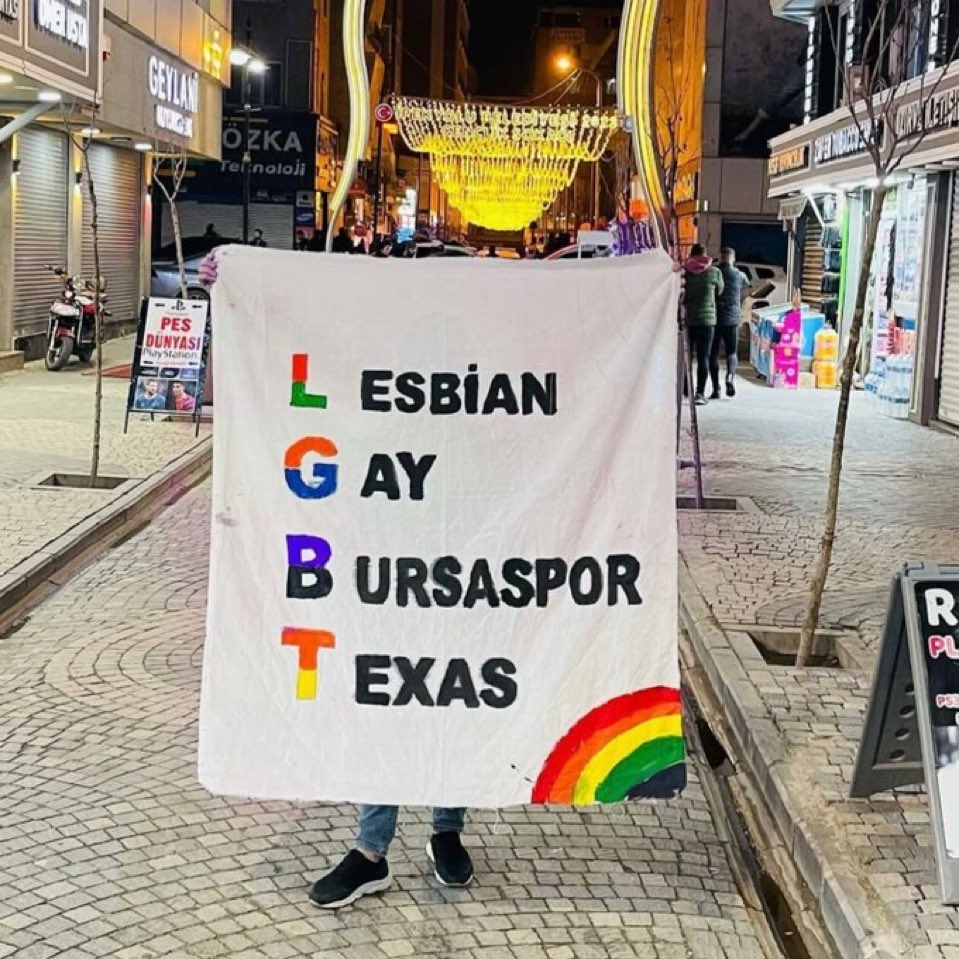 BosunatiklamaAS's tweet photo. Bu fotoğraf her yerde paylaşılmaya başlandı https://t.co/eW0ytKHyOm