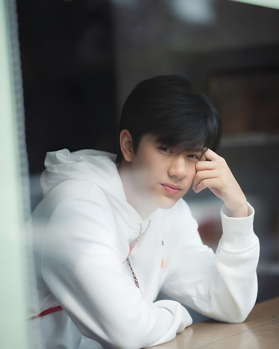 casp624298's tweet photo. Happy birthday to NNN babi Have fun today. ❤️❤️

#NANON25thBDay @mynameisnanon https://t.co/wF28ezdNyu