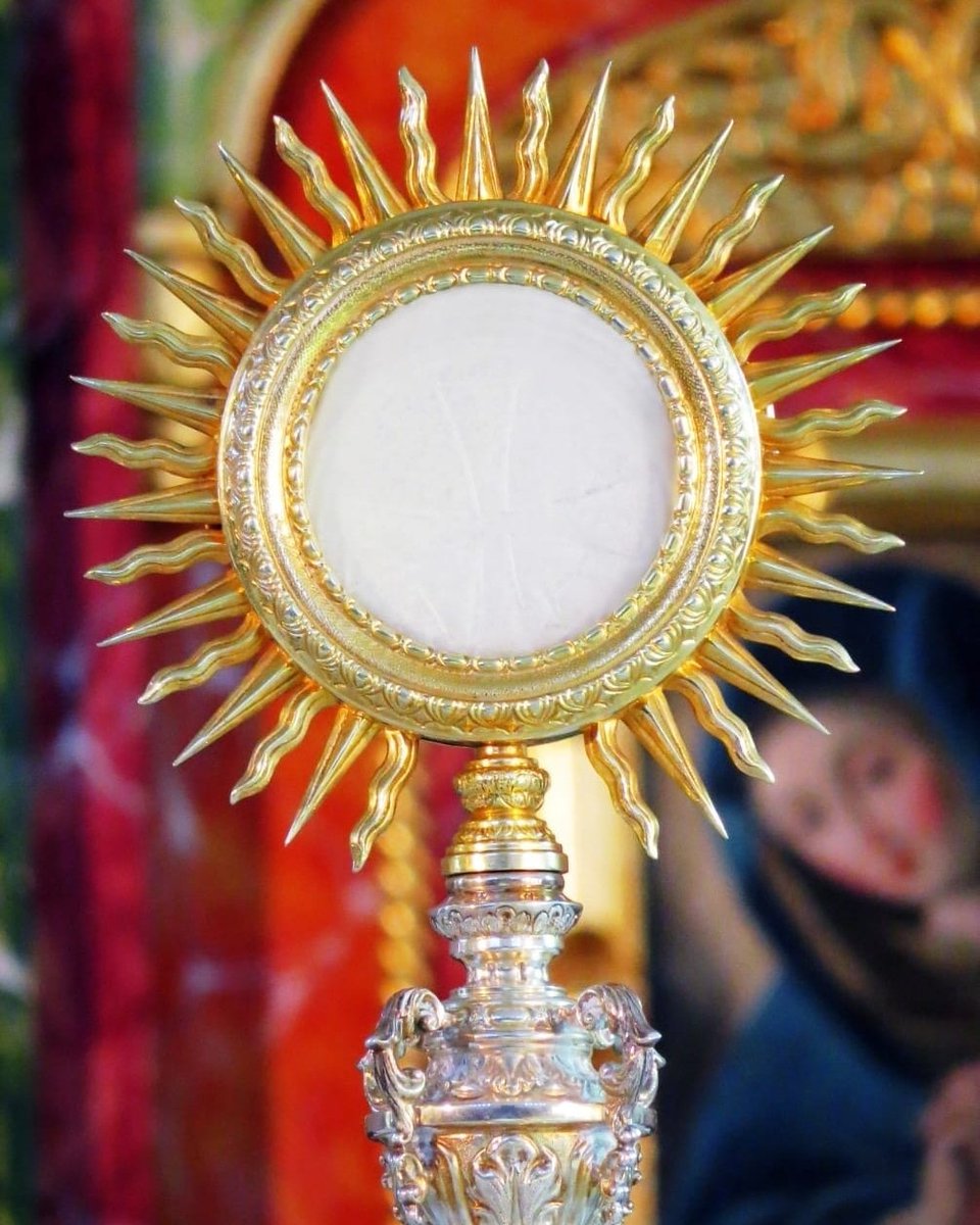 ✨🙏 Hoy Jueves Exposición del Santísimo Sacramento 🙏✨

En nuestra <a href="/parroquiaoliva/">Parroquiadelaolivadh</a> durante toda la jornada.

🕘 Desde después de la misa de 9:00 a.m.

🕢 Hasta las 19:30 p.m.

A las 17:00 h. Tendremos Exposición al Santísimo con los niños de catequesis.

¡El Señor te espera!