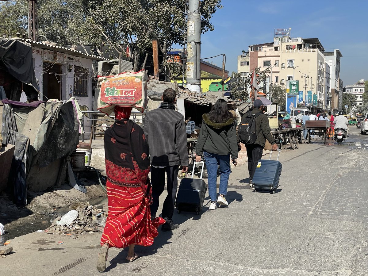 chriskost's tweet photo. The arrival experience in Udaipur:
❌ No pedestrian crossing outside the train station
❌ No footpaths

And the government is busy building an elevated highway through the city centre. 🤦‍♂️ https://t.co/45IzTP1lgB