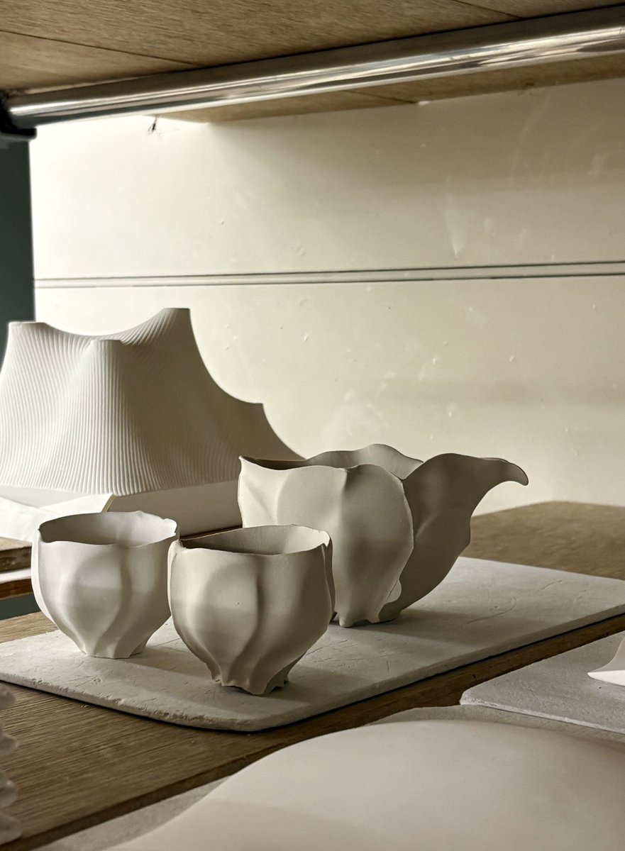 DayeonStudio's tweet image. 흙테스트를 위해
잠시 작업

너무 오랜만이다.

이렇게 
작업이 재미있고
아쉽다니
🙈