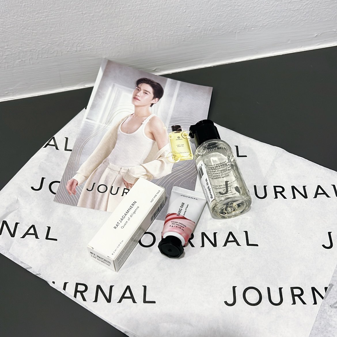 pwaraks's tweet photo. ซื้อ 1 ได้ถึง 3
แล้วชื่อเสียงรีวิวเลื่องลืออยู่แล้วสำหรับ body oil ของ journal กลิ่นหอมติดทน แต่ออยไม่เหนียว ซึมไว
ตอนนี้เค้าลดราคาแทบทุกอย่าง แถมน้ำหอมและแฮนครีมทุกออเดอร์นะค้าาาา ไปตำเถอะ

https://t.co/0J8CPoIbyO https://t.co/AQJTKDzTYj