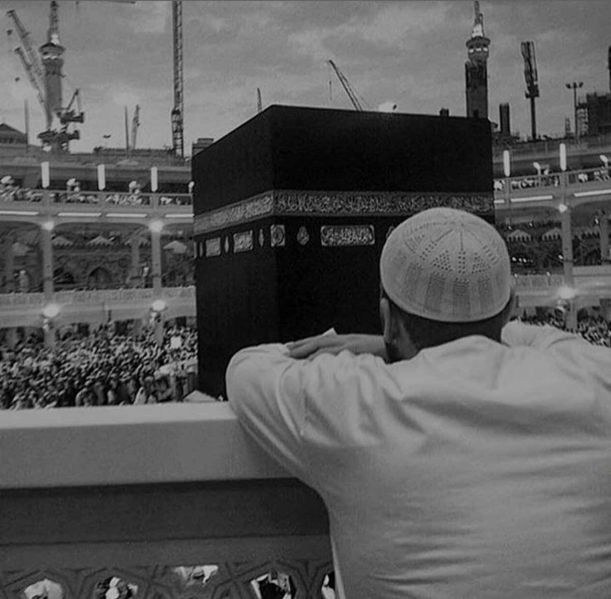 sagittaire99's tweet photo. Le Prophète ﷺ a dit : 
« N'enviez personne sauf dans deux cas : 

un homme à qui Allah a donné la richesse et qui l'utilise pour faire le bien, 

et un homme à qui Allah a donné la sagesse et qui la met en pratique et l'enseigne aux autres. » https://t.co/xFnUx0nPVl