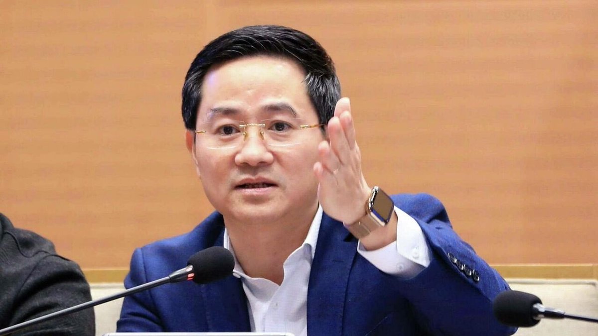 Tran Anh Tuan, head of Hanoi’s Science and Technology Department, was swiftly removed from his post just one day after announcing that the capital’s authorities were considering “gene selection” to identify and cultivate an intellectual elite in the future. Such a dumb statement!