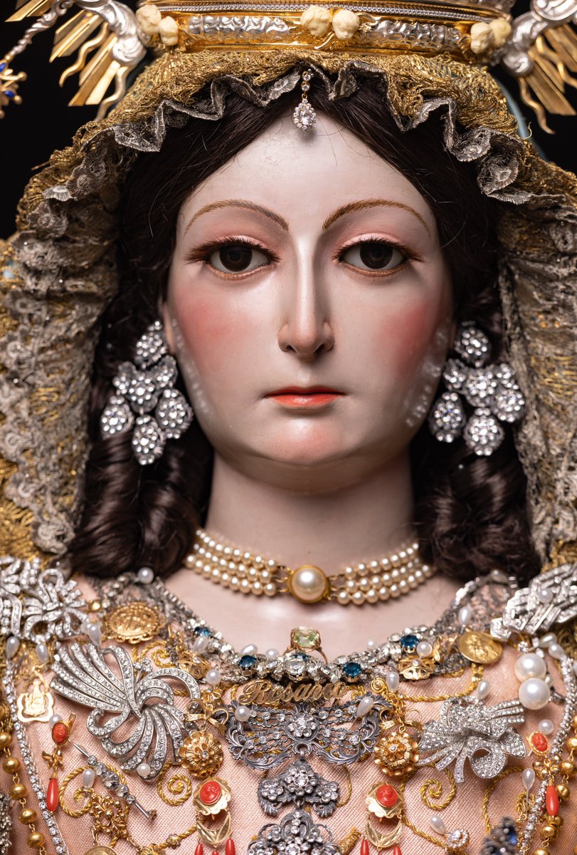 🕯️ En estos días de espera confiada, El Palo se recoge en torno a su Patrona, Ntra. Sra. del Rosario, aguardando con fe y #esperanza el misterio del Dios que se hace Niño.

💚 Que María nos enseñe a vivir estos momentos de #esperanza con amor y confianza.

#CofradiasMLG