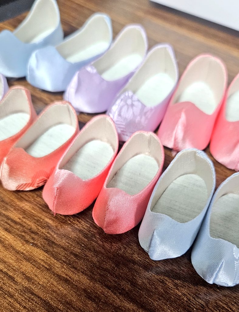 프젝준비 막바지!
오늘은 신발공장입니다😵‍💫😵‍💫
유딩이 엠딩이 신발 구경오세요♡
#프젝 #프로젝트돌 #늘봄 #인형한복