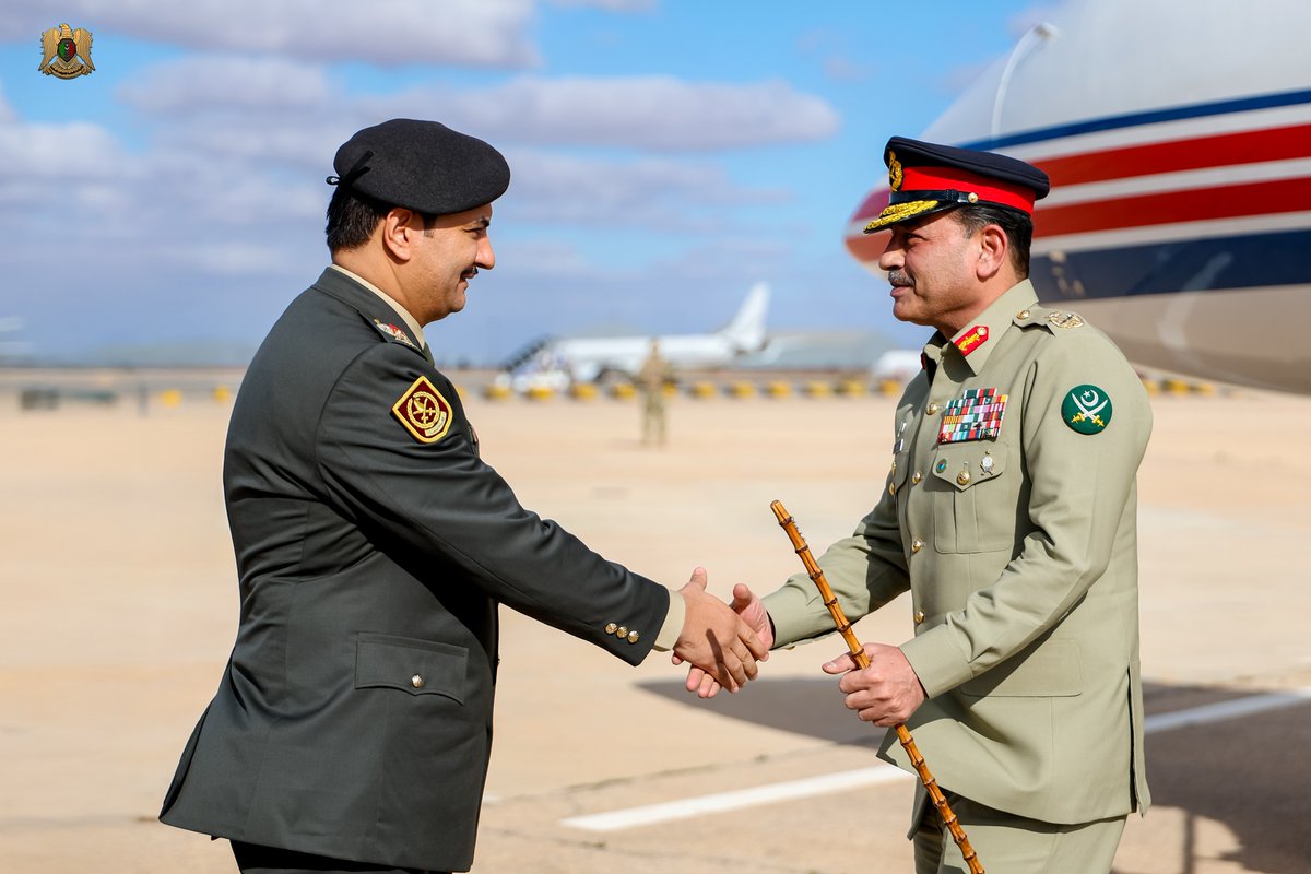 MalikAliiRaza's tweet image. LAAF General Commander Field Marshal Khalifa Haftar received CDF, Chief of Army Staff, Field Marshal Syed Asim Munir, in #Benghazi .
