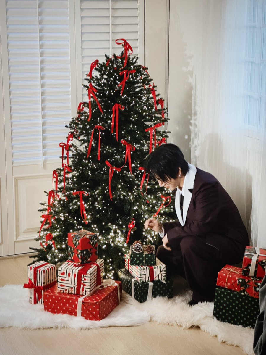 shfly3424's tweet image. 很快见哦 ~ 🎄 @YESUNG_smtown