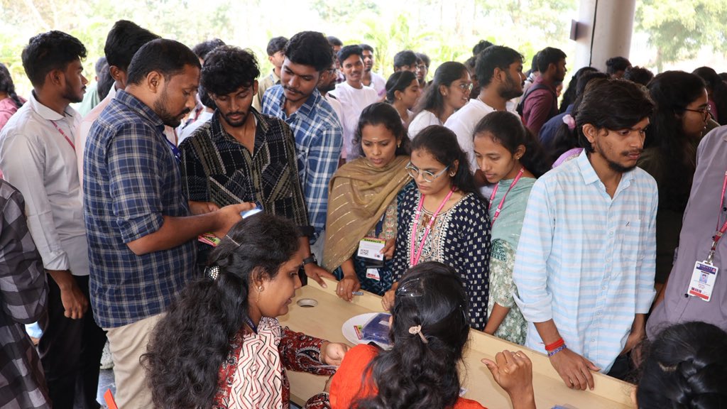 dsvizag's tweet photo. The excitement is building at Digital Summit 2025.
Students and professionals are gathering, connecting, and picking up their badges as the summit opens doors to learning, innovation, and future-ready opportunities.

A great start to an inspiring journey.

#DigitalSummit2025 https://t.co/h69VPa2fS0