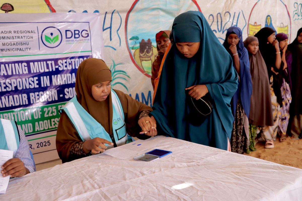 DBGGSomalia's tweet photo. 📍Kahda &amp; Deynile Districts, Banadir – Somalia | 📅 17 Dec 2025
Yesterday  225 Emergency Dignity Kits were distributed to women &amp; adolescent girls affected by flooding, under the Life-Saving Multi-Sectoral Emergency Flood Response project.
Funded by: NCA  Implemented by: DBG https://t.co/2U3UGqLdMT