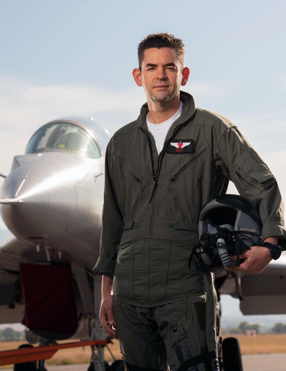 LKosmonautika's tweet photo. Jared #Isaacman, 42 anni, è stato ratificato dal #senato #usa come #amninistratore della #Nasa.
Milionario mecenate organizza i voli #spaziali privati #polaris a cui ha anche partecipato. Qui ritratto davanti al #Mig29 che fa parte della sua collezione di aerei. https://t.co/l0oI4IM25n